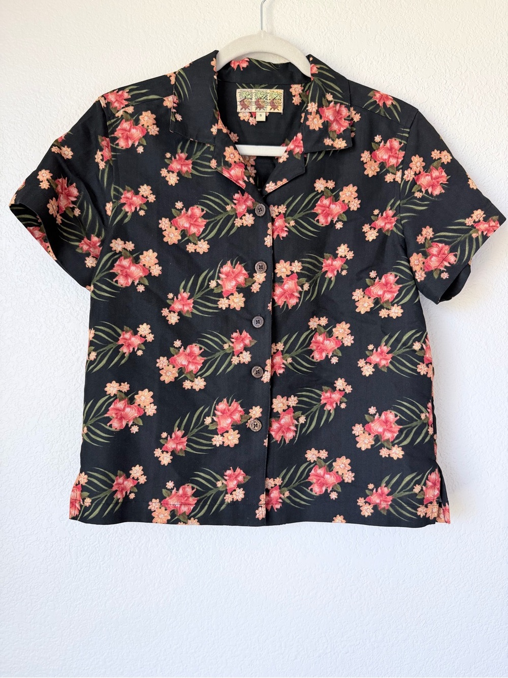 Joe Marlin Women’s Small Black Floral Cropped Button Down Hawaiian Shirt Y2K